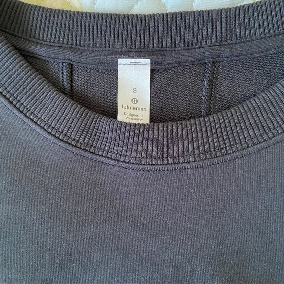 lululemon strong shoulder crewneck! - Picture 2 of 4